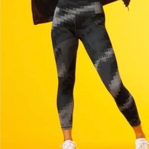 Adidas x Peloton Black and Gray 7/8 BT Print Leggings Size XS NWT